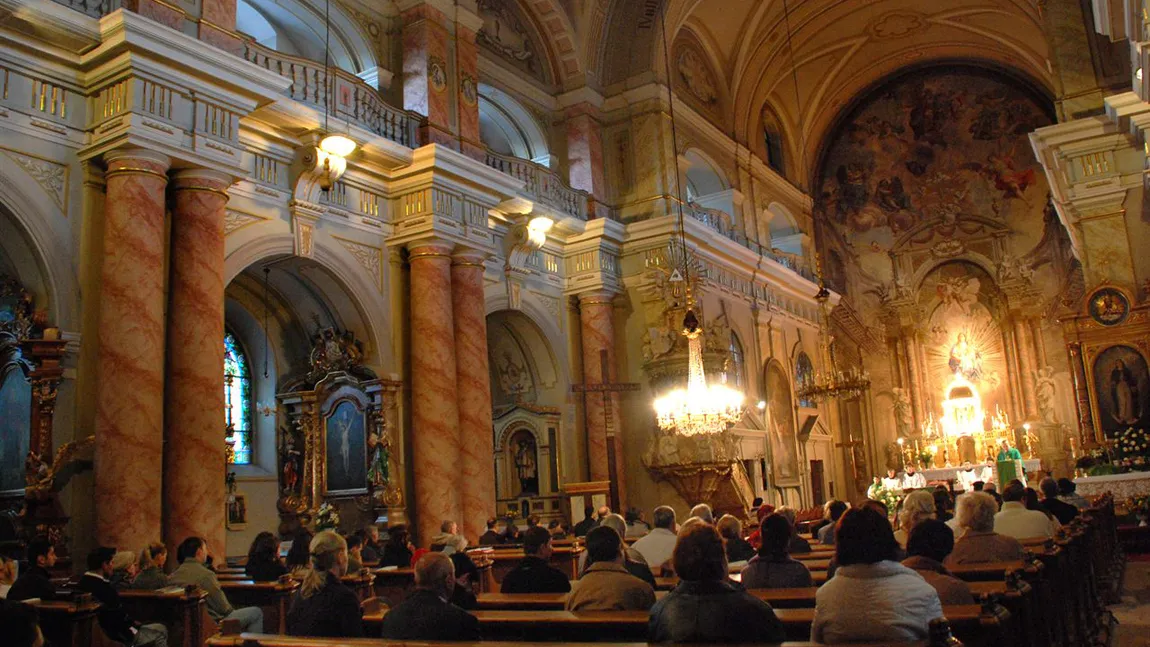 Împrăştierea cenuşii defuncților sau păstrarea urnei funerare în casă, interzise de Biserica Catolică