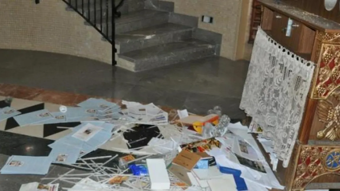 Biserică devastată de un tânăr revoltat că părinţii îl obligă să meargă la slujbă