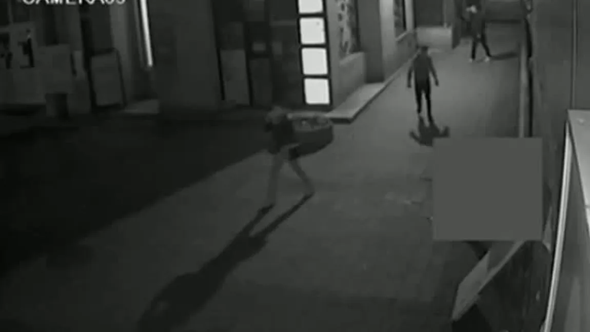 Alertă în CLuj. Trei tineri sunt căutaţi după ce au atacat un bărbat în plină stradă