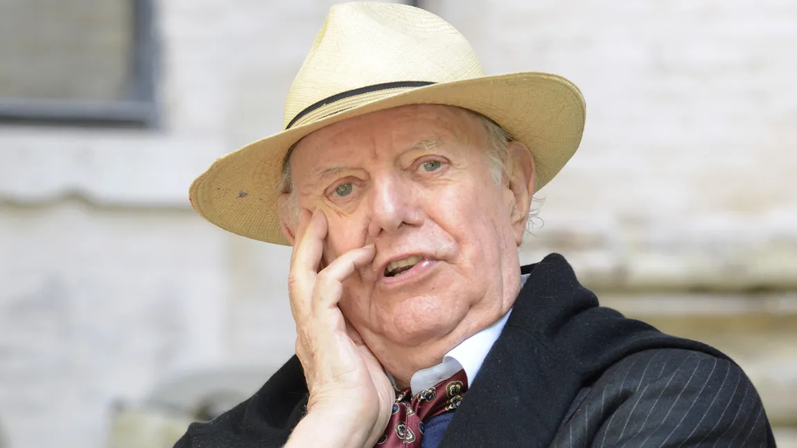 Ultim omagiu adus lui Dario Fo, laureat al premiului Nobel: Mii de oameni cântă pe străzile din Milano