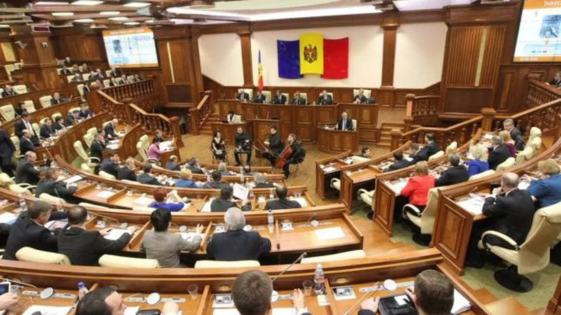 Republica Moldova: Moţiunea de cenzură împotriva guvernului de la Chişinău a căzut din lipsă de cvorum Update