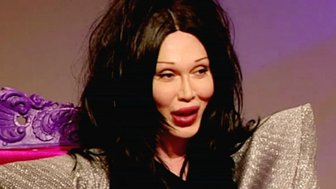 Pete Burns a murit la 57 de ani din cauza operaţiilor estetice