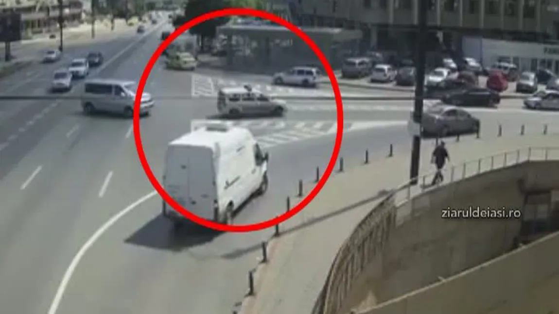 Poliţişti din Iaşi prinşi cu minciuna după accident. Imaginile de pe camerele de supraveghere i-au dat de gol VIDEO
