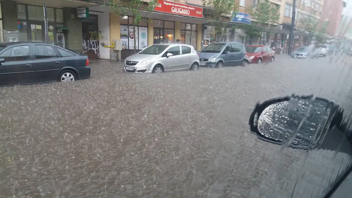 Se închid şcoli în Bacău, Galaţi şi Vrancea din cauza intemperiilor