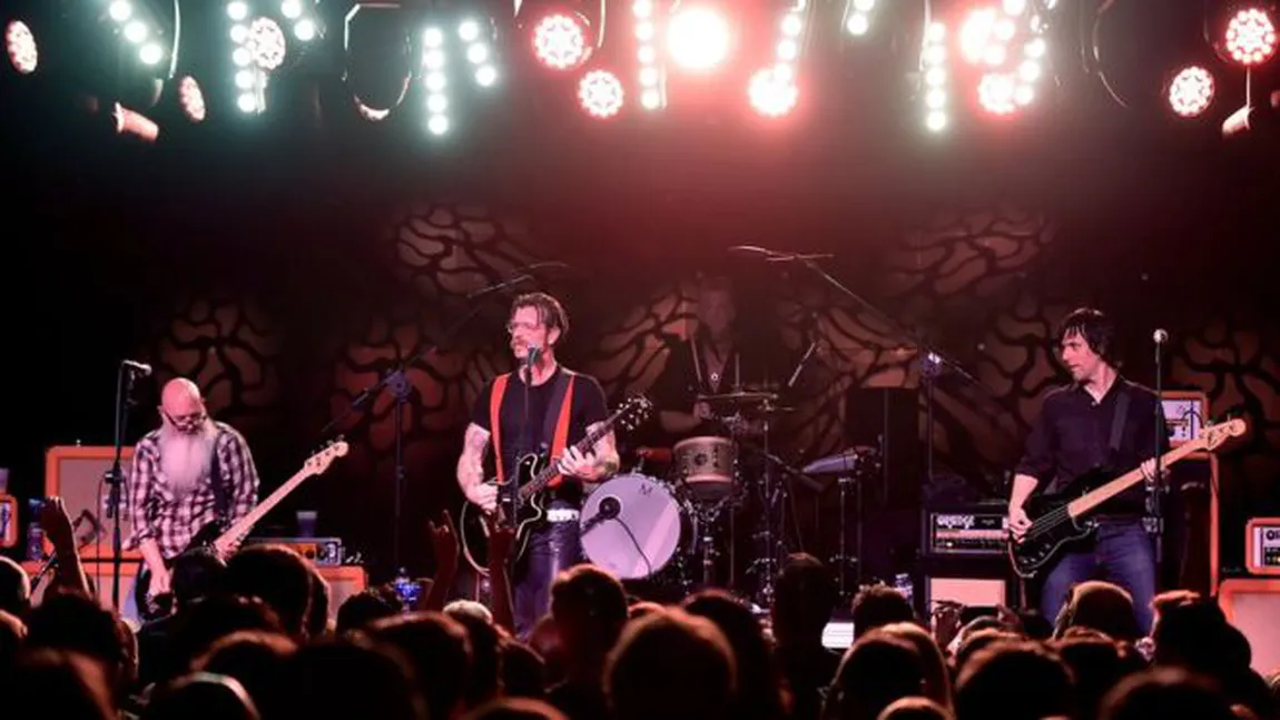 Doi membri ai trupei Eagles of Death Metal nu au fost lăsaţi să intre la concertul lui Sting la inaugurarea sălii Bataclan