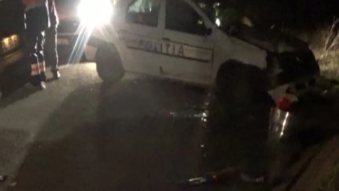 Accident cu maşina poliţiei. Doi oameni au fost răniţi grav