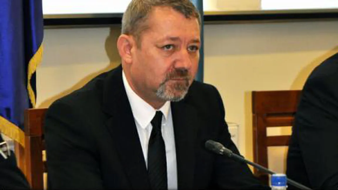 Fostul secretar de stat Adrian Sanda, REŢINUT în dosarul privind acordarea ilegală a unor titluri pentru revoluţionari