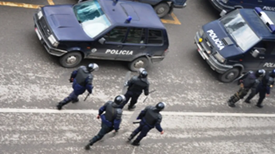 Islamiştii plănuiau un atentat în Albania, cu ocazia unui meci de fotbal. 20 de suspecţi au fost arestaţi
