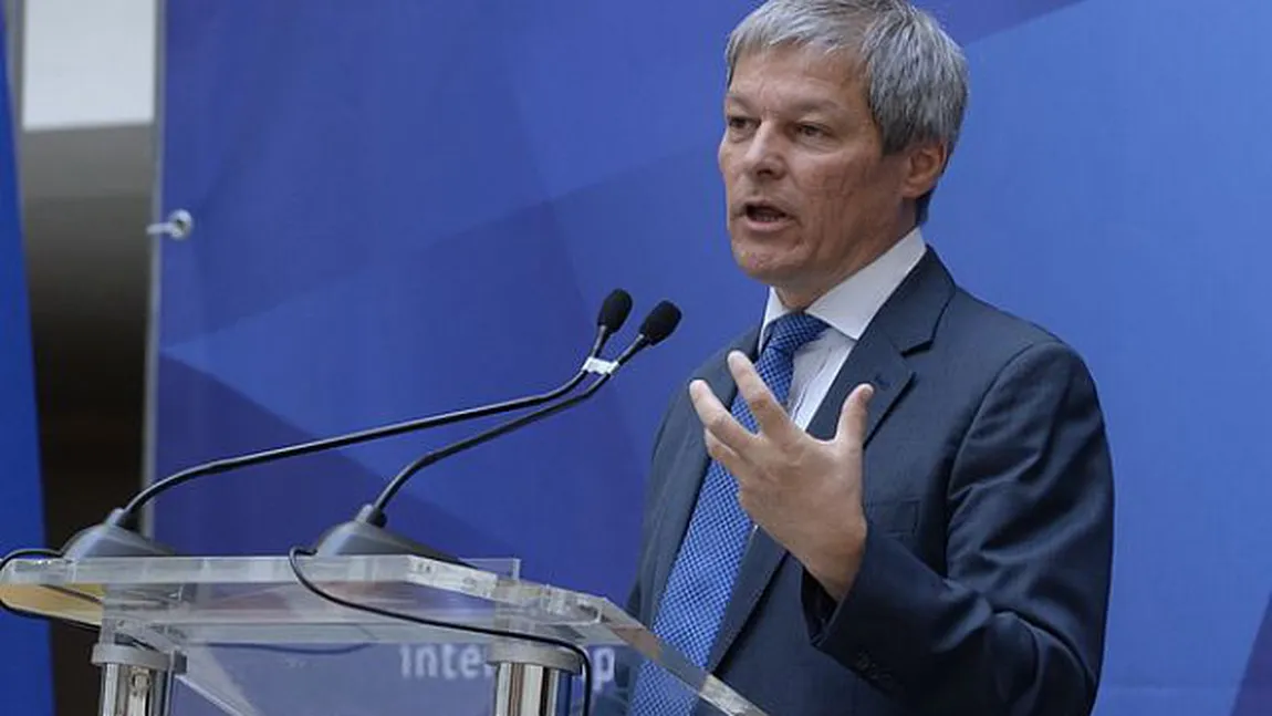 Mitingul PNL din Piaţa Revoluţiei. Dacian Cioloş: E nevoie ca fiecare dintre noi să-şi asume schimbarea VIDEO UPDATE