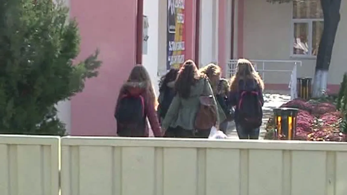 Un elev din Galaţi a ajuns la spital cu capul spart după ce a fost bătut crunt de paznicul şcolii