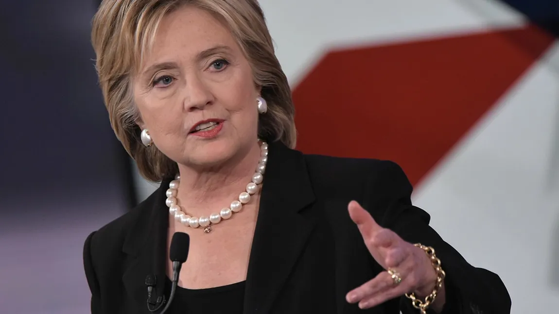 ALEGERI SUA: Hillary Clinton îl acuză pe şeful FBI că a dat o lovitură campaniei sale