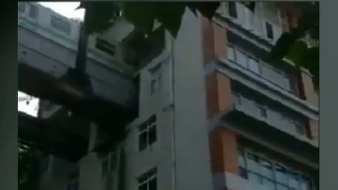 Blocul de apartamente prin care trece trenul zi şi noapte VIDEO