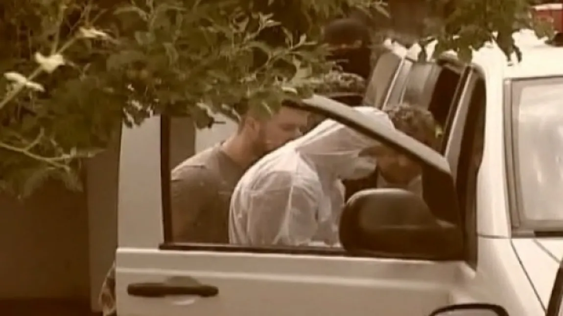 Descoperire şocantă în munţi. Un bărbat a fost găsit mort în apropierea drumului