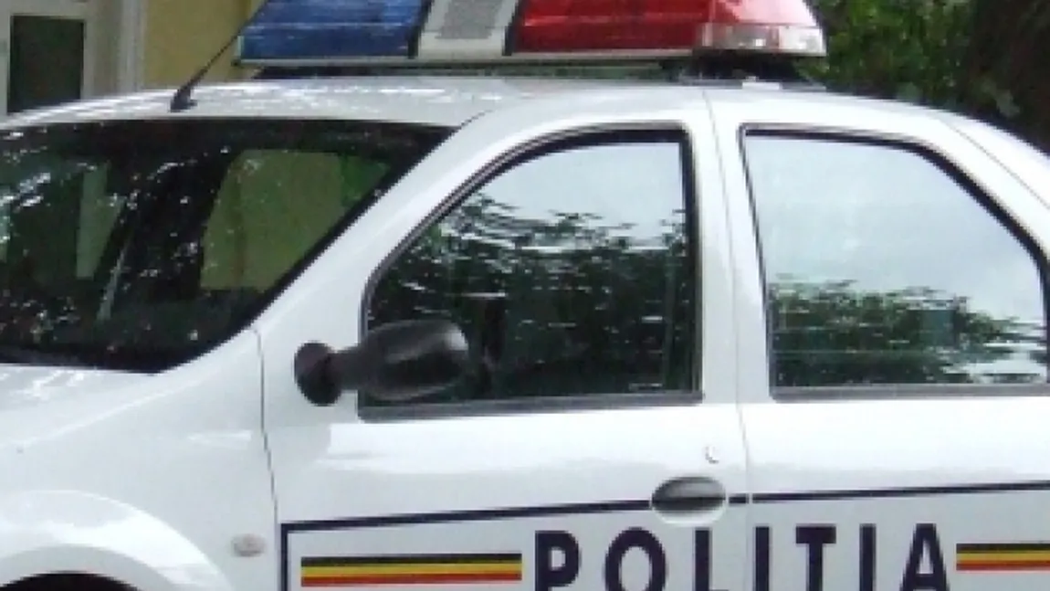 Zeci de persoane au fost evacuate dintr-un supermarket din Ploieşti, după ce un TIR a lovit o ţeavă de gaze