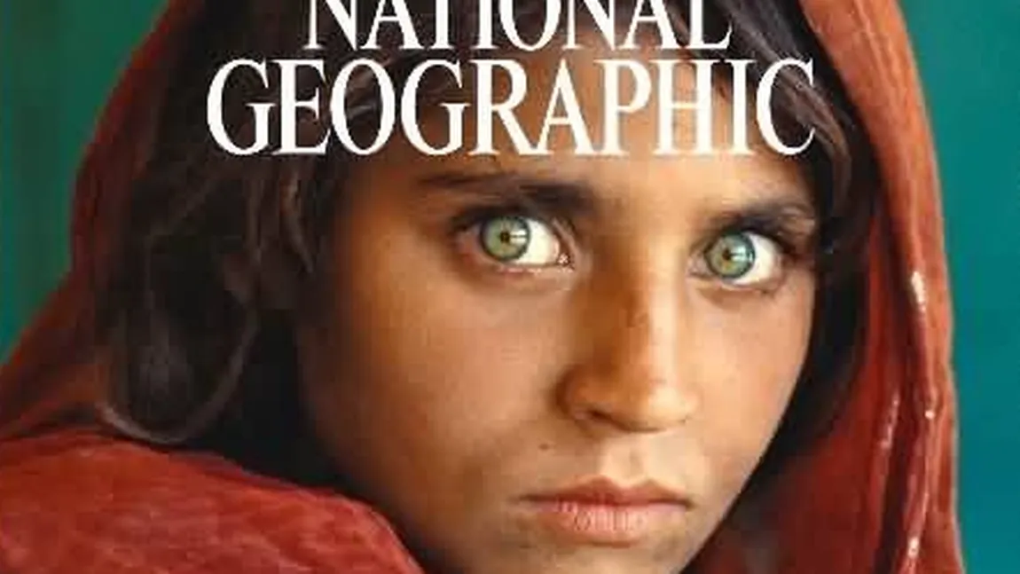 Pakistan: Fata afgană cu ochii verzi, EXPULZATĂ în Afganistan pentru că a falsificat documente
