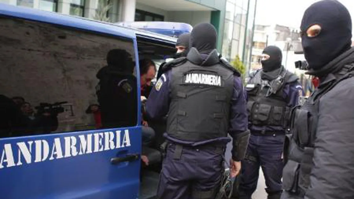 Percheziţii la Spitalul Judeţean Târgu Jiu, la Casa de Asigurări de Sănătate Gorj şi la domiciliile mai multor medici şi asistente