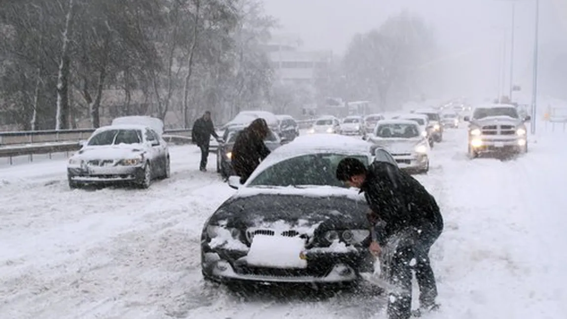 Cum să conduci pe timp de iarnă, astfel încât să nu dai de necaz. Vezi regulile care îţi vor salva viaţa