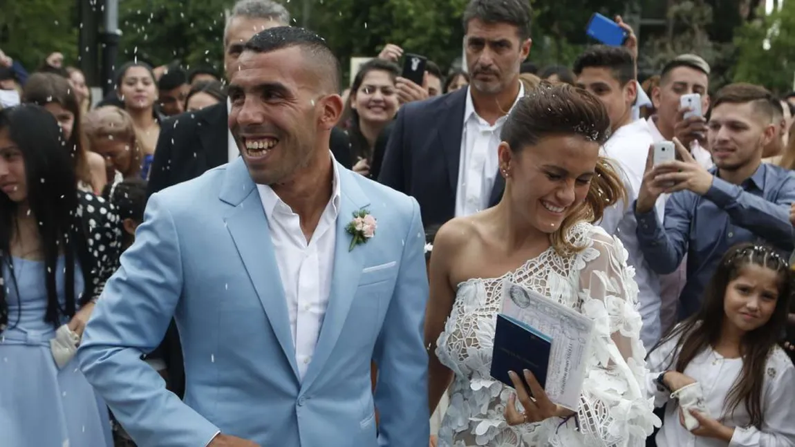 Carlos Tevez, JEFUIT în Argentina. Fotbalistul se afla în LUNA DE MIERE