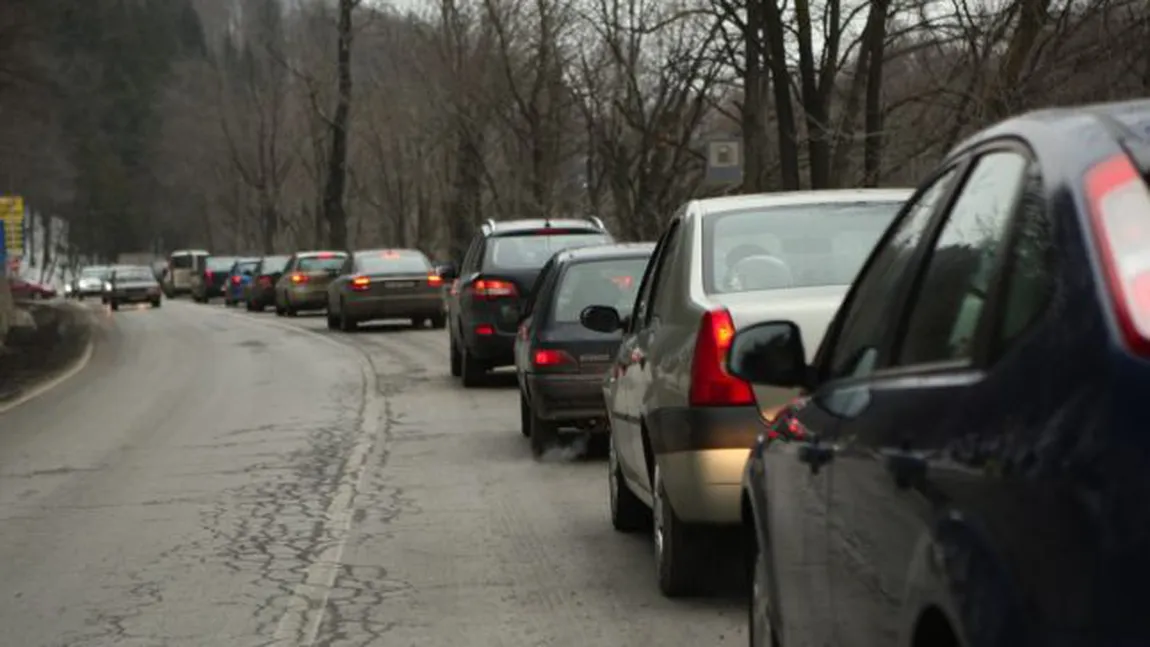 Aglomeraţie în trafic, se circulă în coloană pe DN 6 Alexandria - Bucureşti