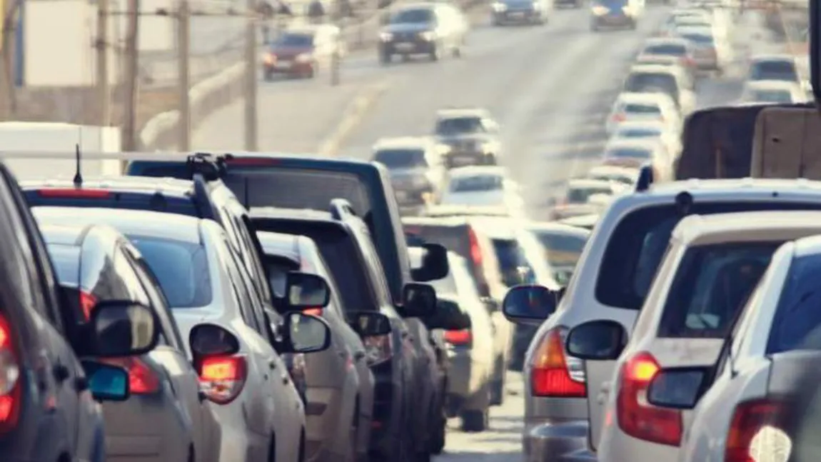 Atenţie, şoferi! Se circulă în coloană la ieşirea de pe Autostrada A1 Bucureşti-Piteşti spre centura Capitalei UPDATE