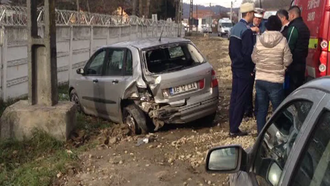 Accident în prag de sărbători. O familie care se întorcea din Italia a făcut accident aproape de casă