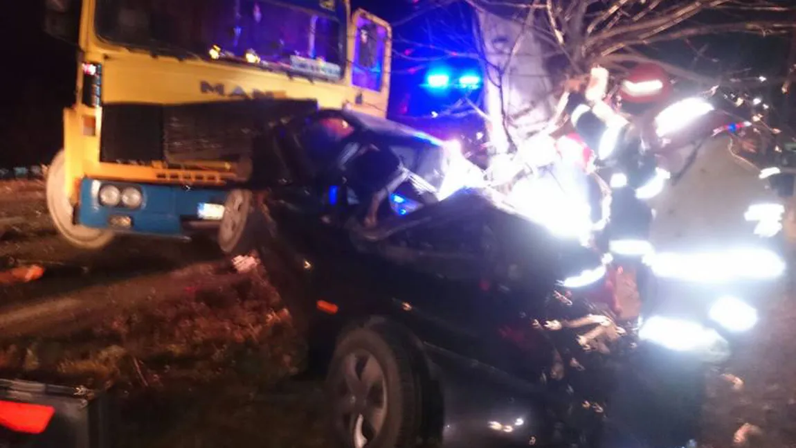 Accident grav în judeţul Constanţa. O persoană a murit după ce maşina în care se afla a intrat într-o autocisternă