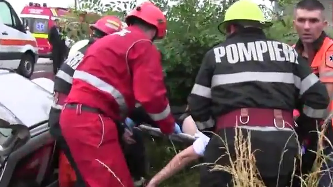 Minor de 15 ani la volan, mort într-un accident. Adolescentul a căzut într-o râpă, tatăl lui stătea pe scaunul din dreapta