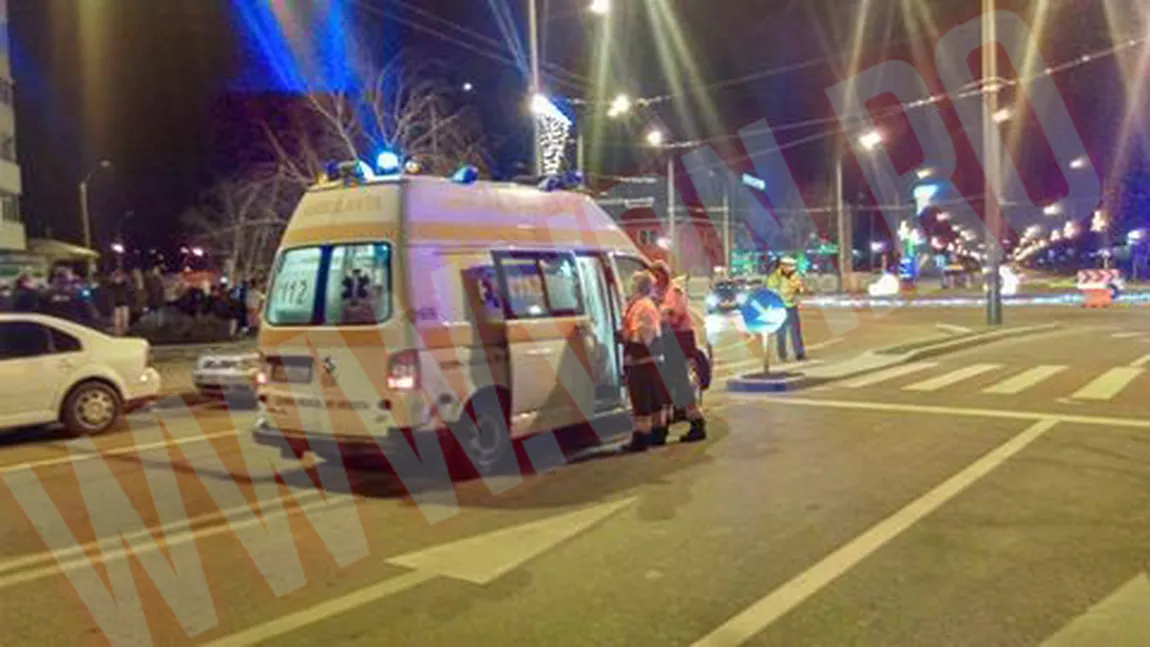 O studentă de 20 ani se zbate între viaţă şi moarte după ce a fost lovită de un indicator de circulaţie