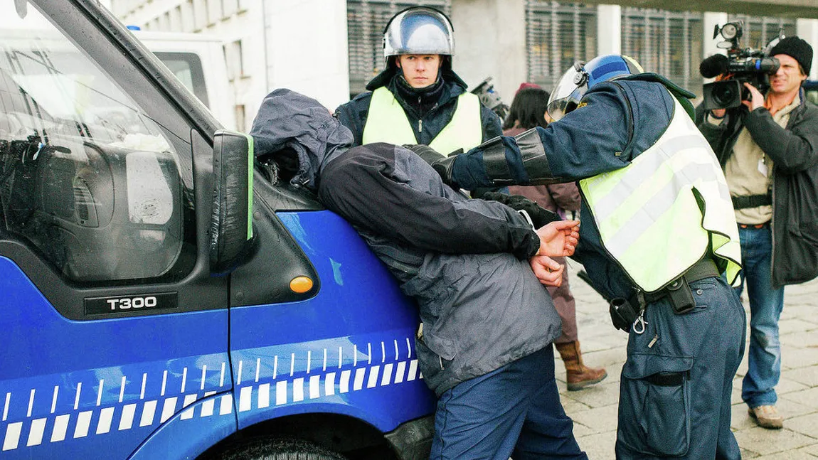 ALERTĂ în Danemarca. Un ofiţer de poliţie a fost împuşcat chiar în secţia în care se afla