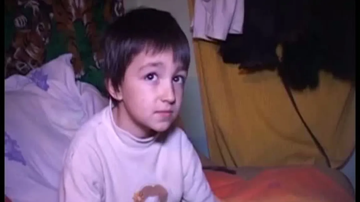 Povestea tristă a copilului care şi-a salvat surorile din flăcări. Gigi Becali le sare în ajutor VIDEO