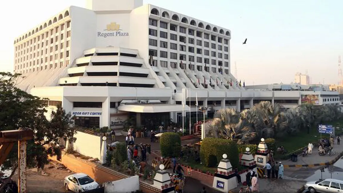 11 persoane au murit şi 70 au fost rănite într-un incendiu ce a avut loc la un hotel din sudul Pakistanului VIDEO