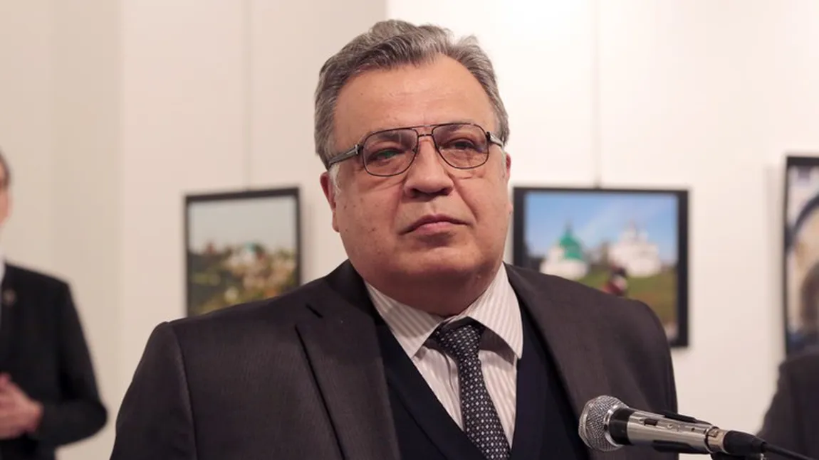 Trupul neînsufleţit al ambasadorului rus ucis la Ankara va ajunge marţi la Moscova