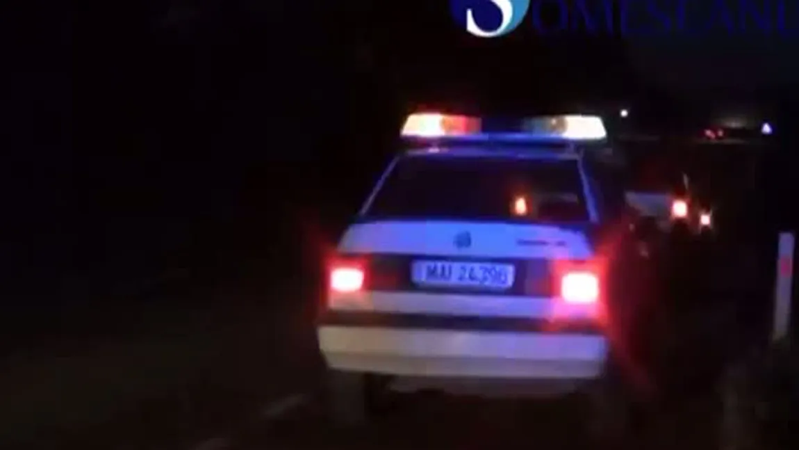 Maşină de poliţie, lovită de un şofer băut şi fără permis