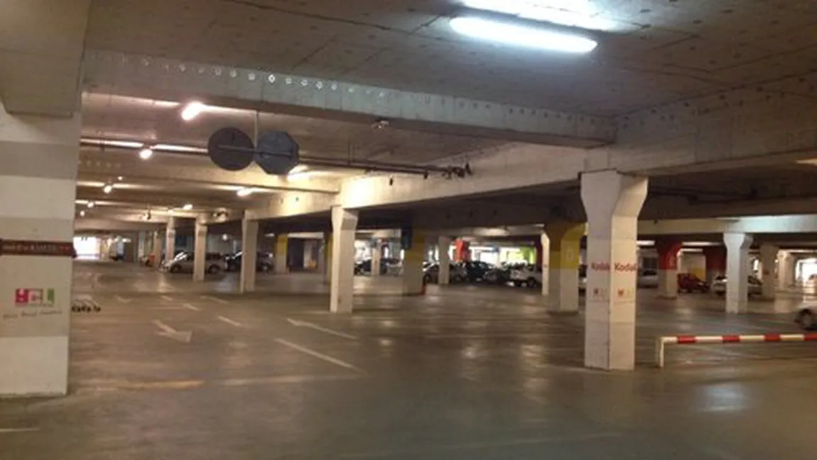 Parcările marilor centre comerciale din Bucureşti ar putea fi folosite GRATUIT pe timpul nopţii