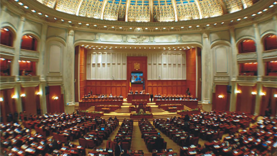 Noii parlamentari sunt asteptaţi la Senat şi Camera Deputaţilor