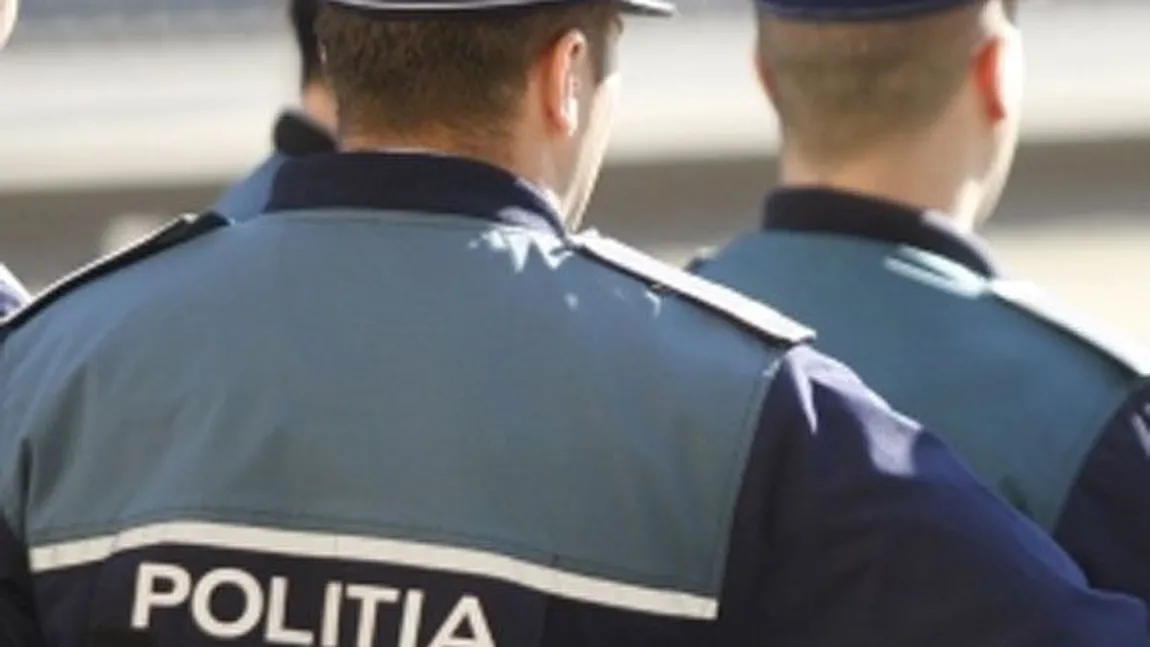 Anchetă a Poliţiei Dâmboviţa: Trei bătrâni au reclamat că o persoană care s-a recomandat poliţist a vrut să le verifice pensia primită