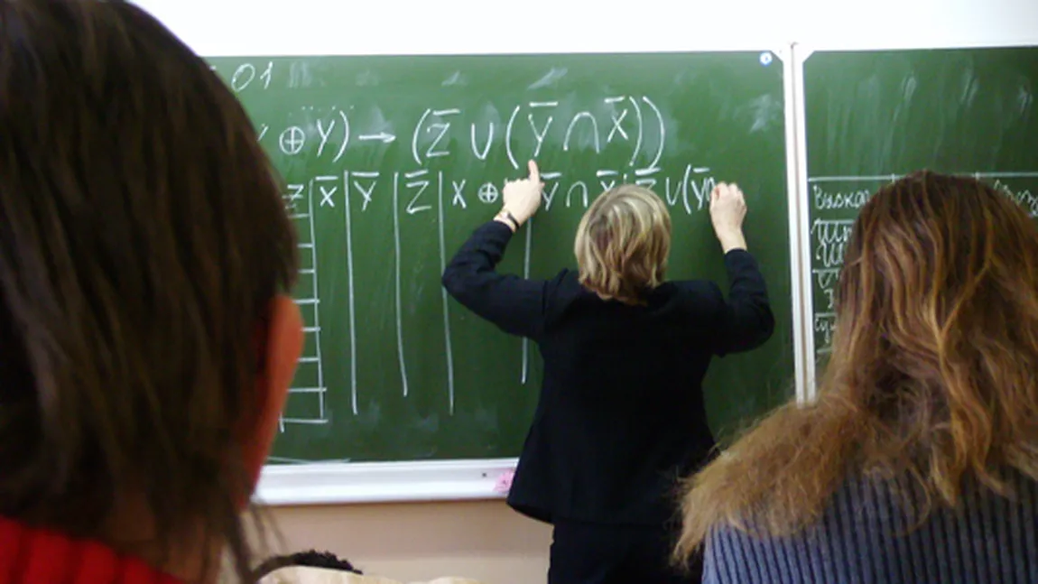 Cum cresc veniturile medicilor şi profesorilor. Ce prevede legea care majorează salariile în educaţie şi sănătate