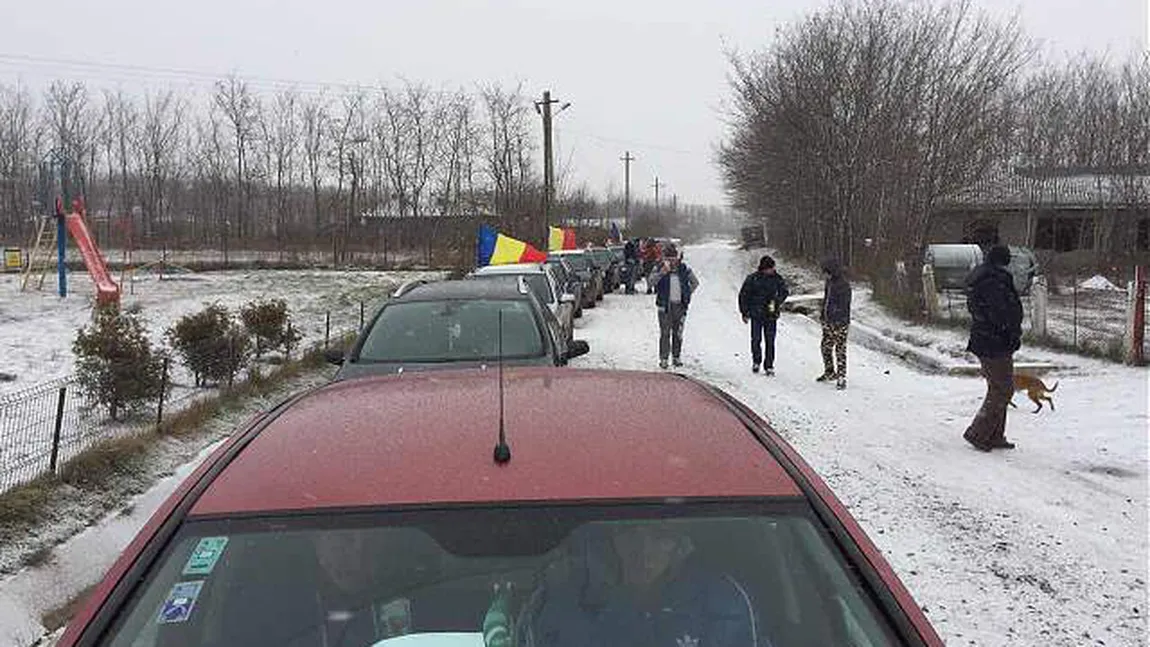 PROTEST al şoferilor din cauza stării proaste a unui drum judeţean din Botoşani