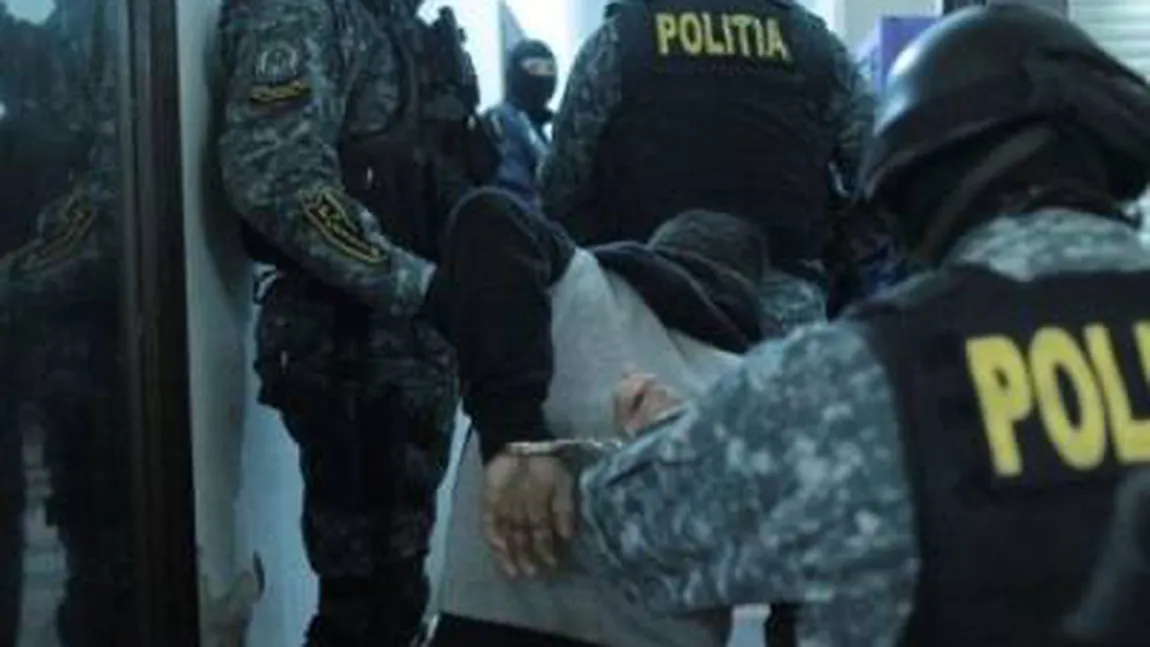 Momente umilitoare în plină stradă, la Sibiu. Un bărbat a fost dezbrăcat şi tâlhărit