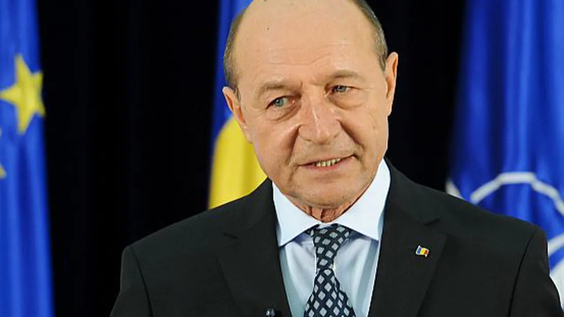 Traian Băsescu: Klaus Iohannis a semnat decretul de joi. Vineri nu a fost la Cotroceni