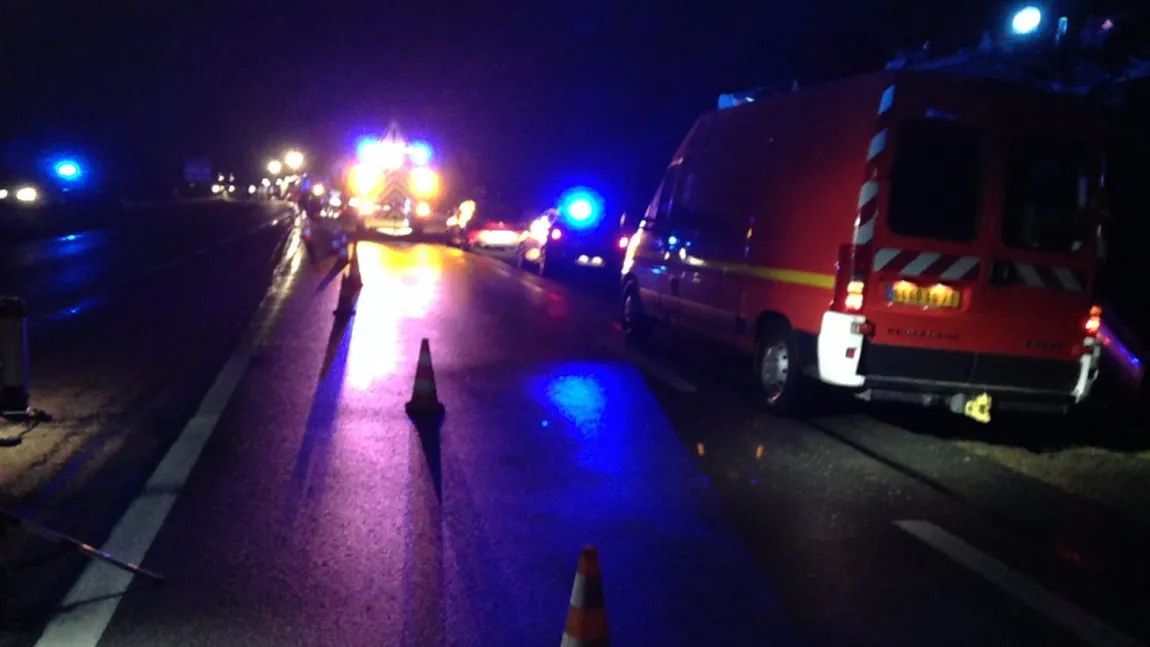 Un autocar cu pasageri, implicat într-un grav accident în Franţa: Patru morţi şi 27 de răniţi