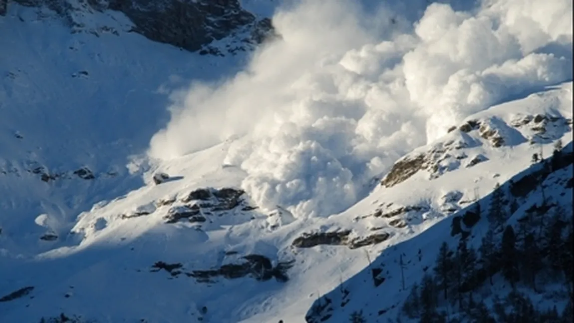 Risc mare de producere de avalanşe în munţii Bucegi şi Făgăraş, la altitudini de peste 1.800 de metri
