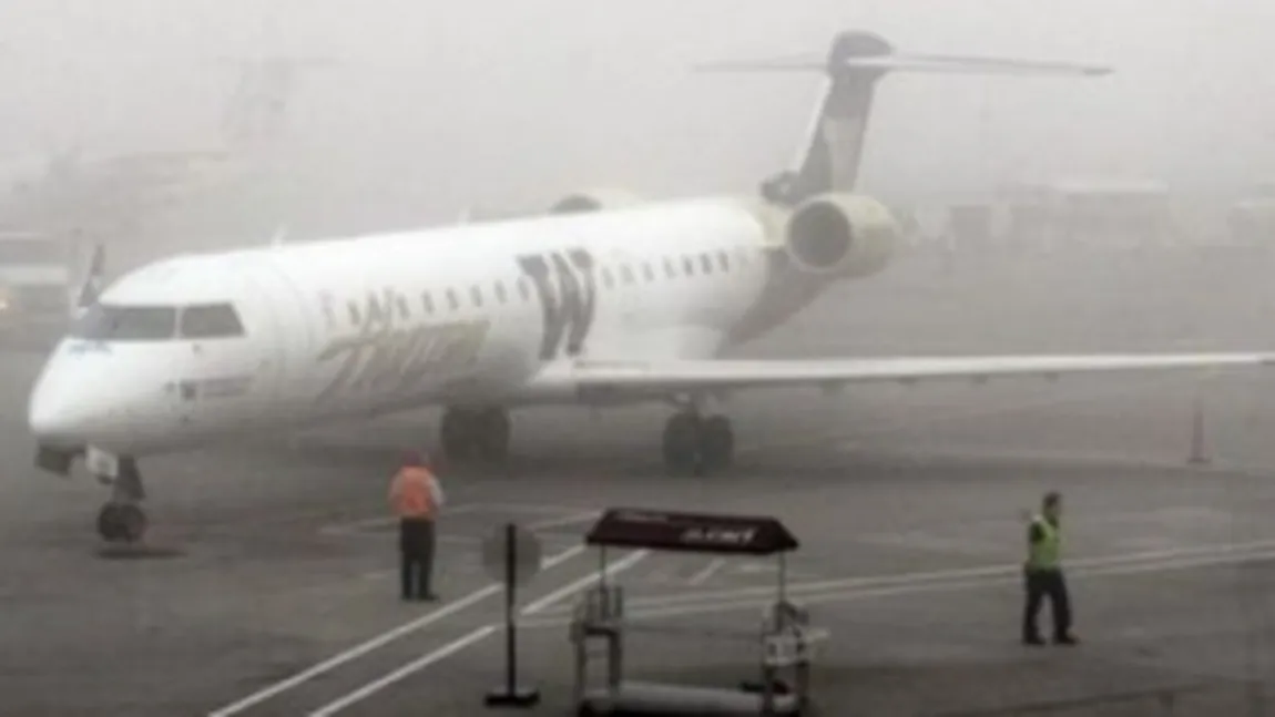 Mai multe curse aeriene de pe aeroportul din Cluj, anulate sau întârziate din cauza ceţii