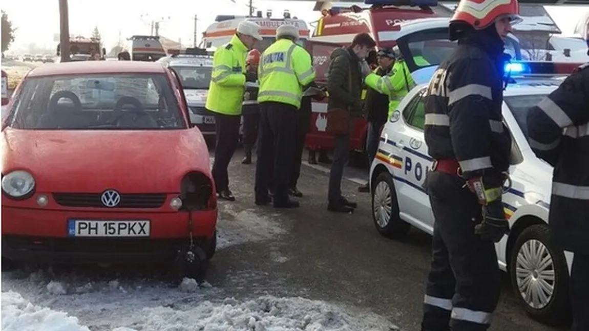 Neatenţia la volan ucide. Un tânăr şi-a pierdut viaţa şi patru oameni au fost răniţi