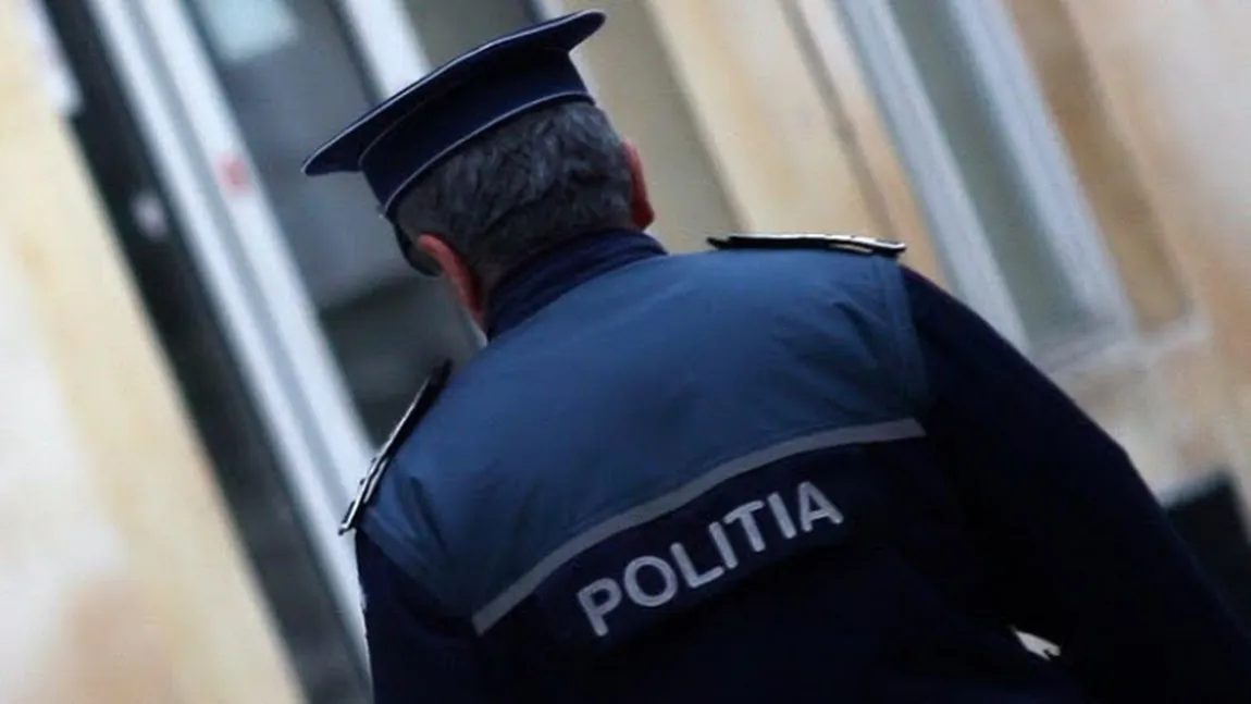 Mai mulţi poliţişti din Constanţa au fost închişi noaptea în Biserici pentru a prinde eventualii hoţi