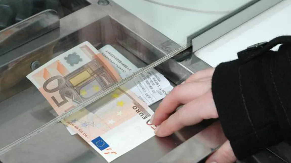 Veste bună pentru românii cu rate la bancă. Euro a scăzut