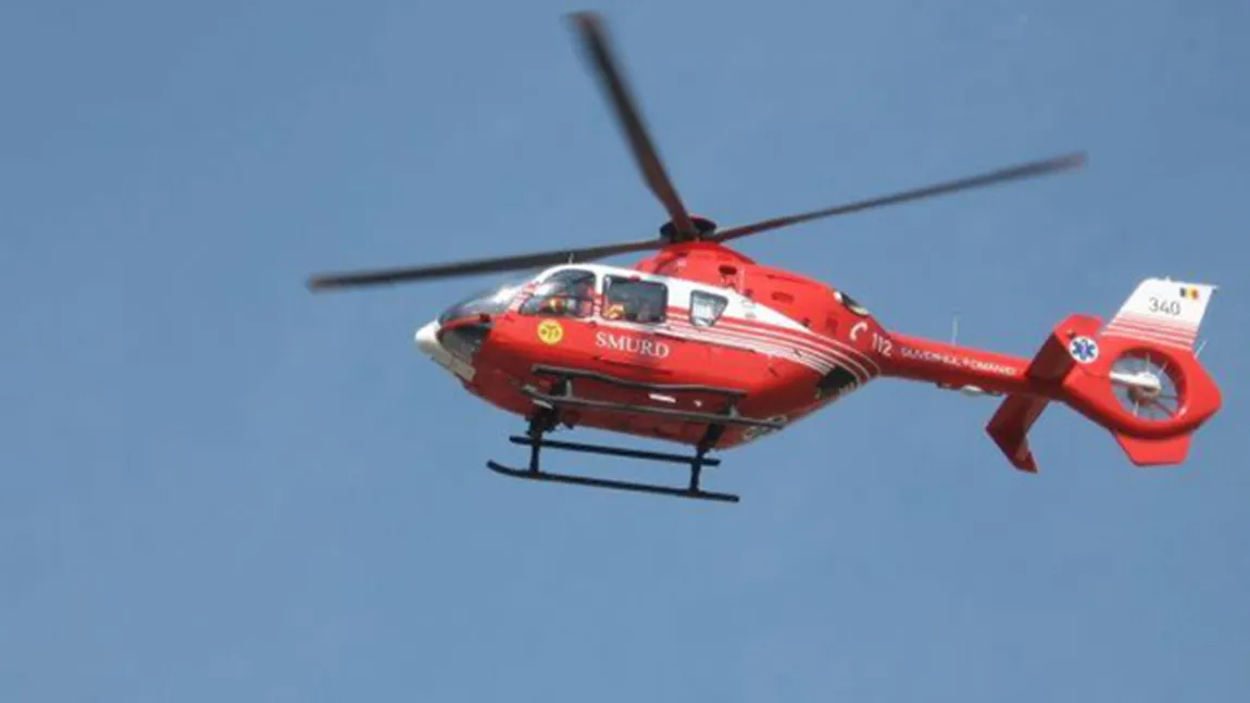 Heliportul SMURD Constanţa este deszăpezit pentru trimiterea în misiune a elicopterului