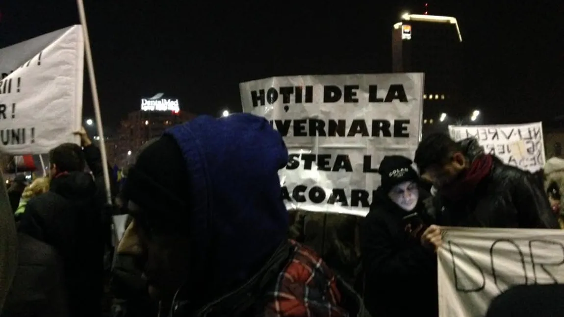 PROTESTE faţă de modificările Codului Fiscal şi ale legilor justiţiei. Mii de persoane au ieşit în stradă în toată ţara UPDATE