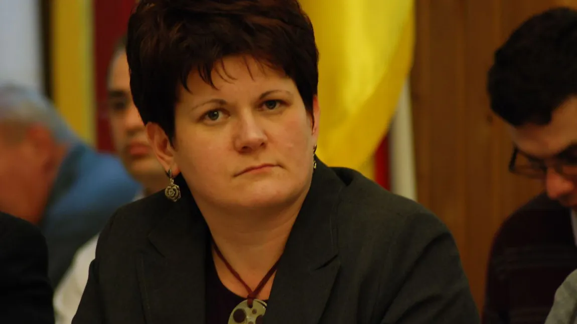 Anna Horvath Anna, aflată sub control judiciar pentru trafic de influenţă, înlocuită la primăria Cluj-Napoca de UDMR