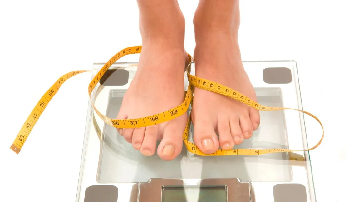 Când trebuie să te cântăreşti şi cum se explică kilogramele în plus de pe o zi pe alta
